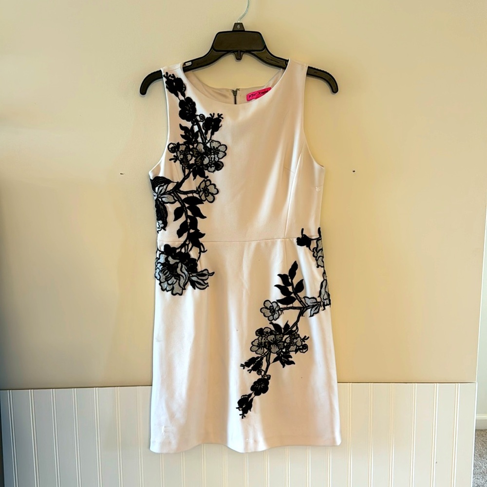 Betsy Johnson Embroidered Dress, Size 6